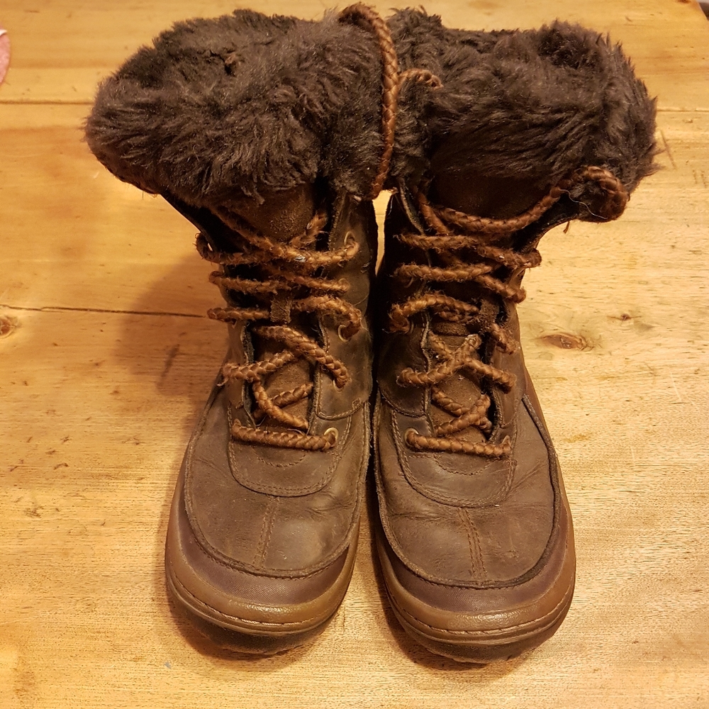 Merrell winter lace up boots sz  37.5 EUC